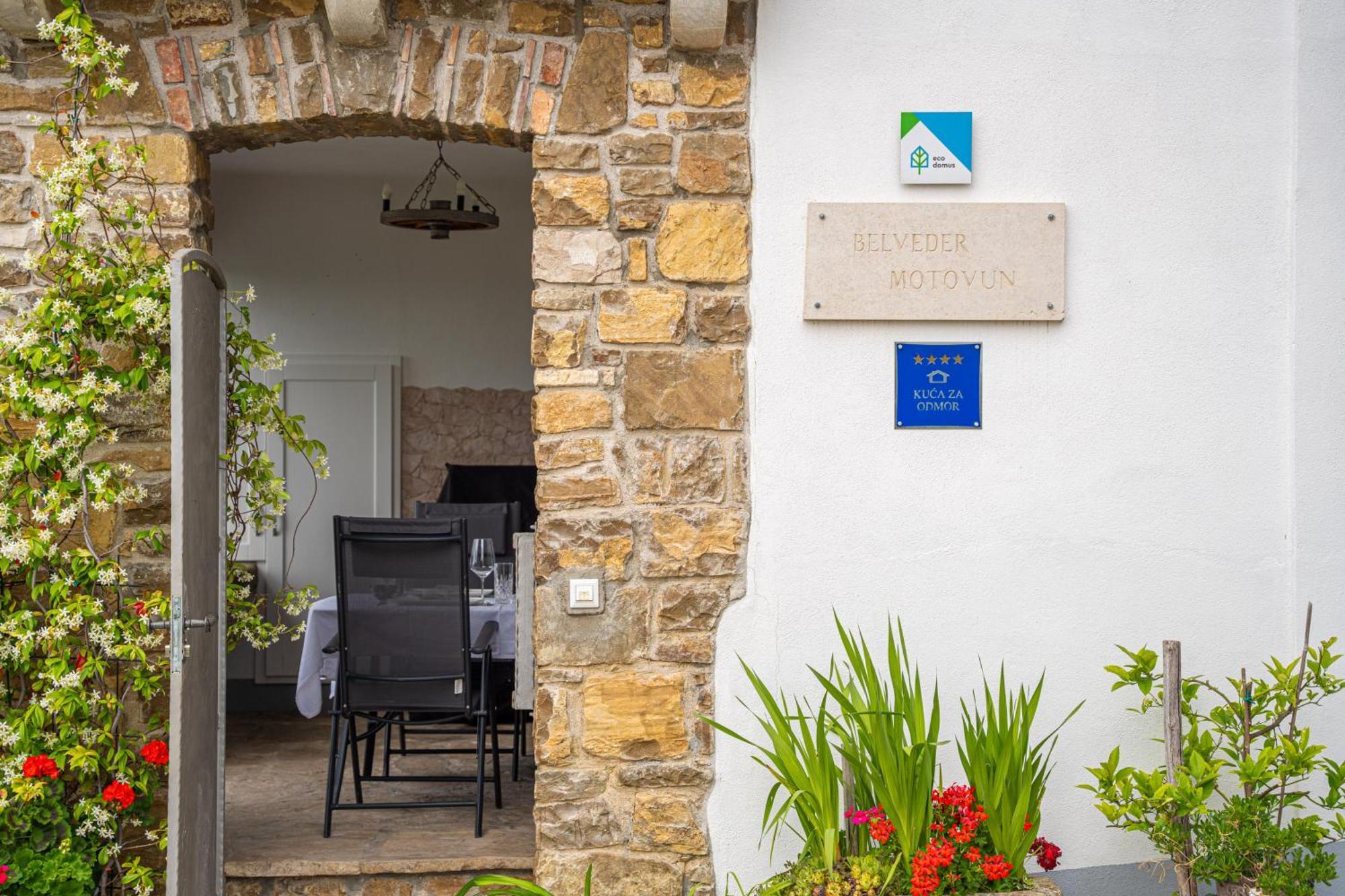 Holiday Home Belveder Motovun With Heated Pool Livade Exteriér fotografie